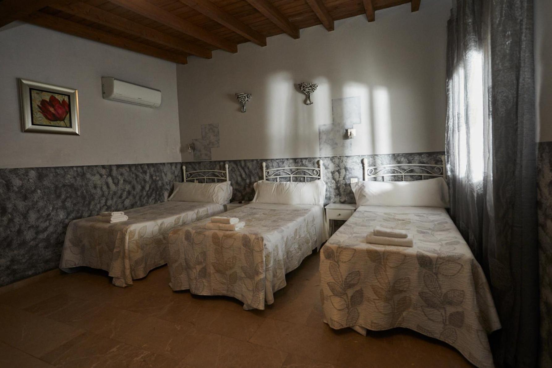 Hotel El Mirlo Blanco Candeleda Bagian luar foto